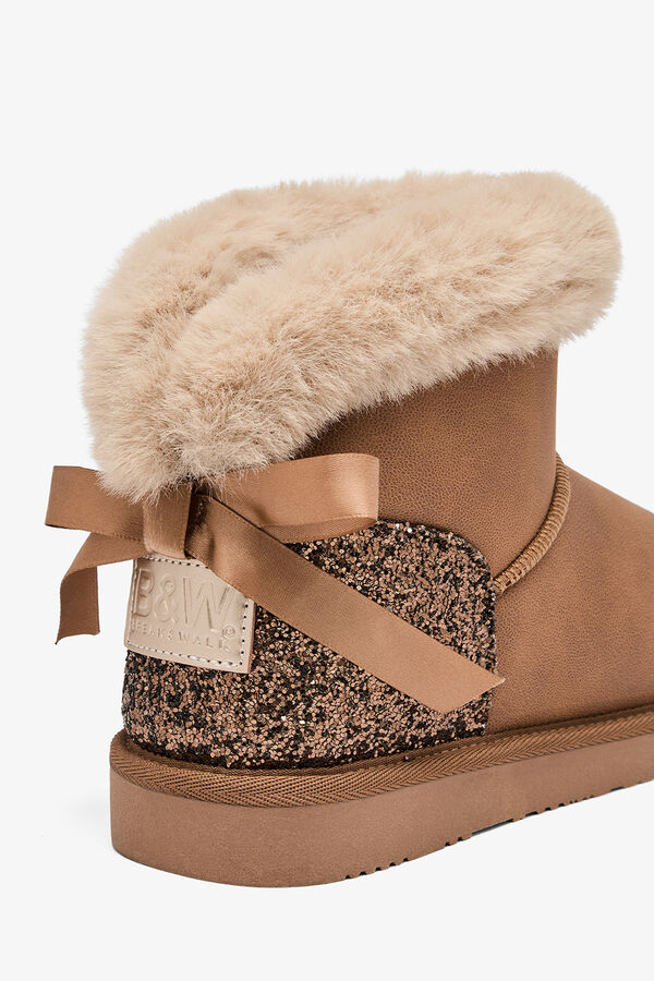 B&W Australian ankle boots with faux fur red