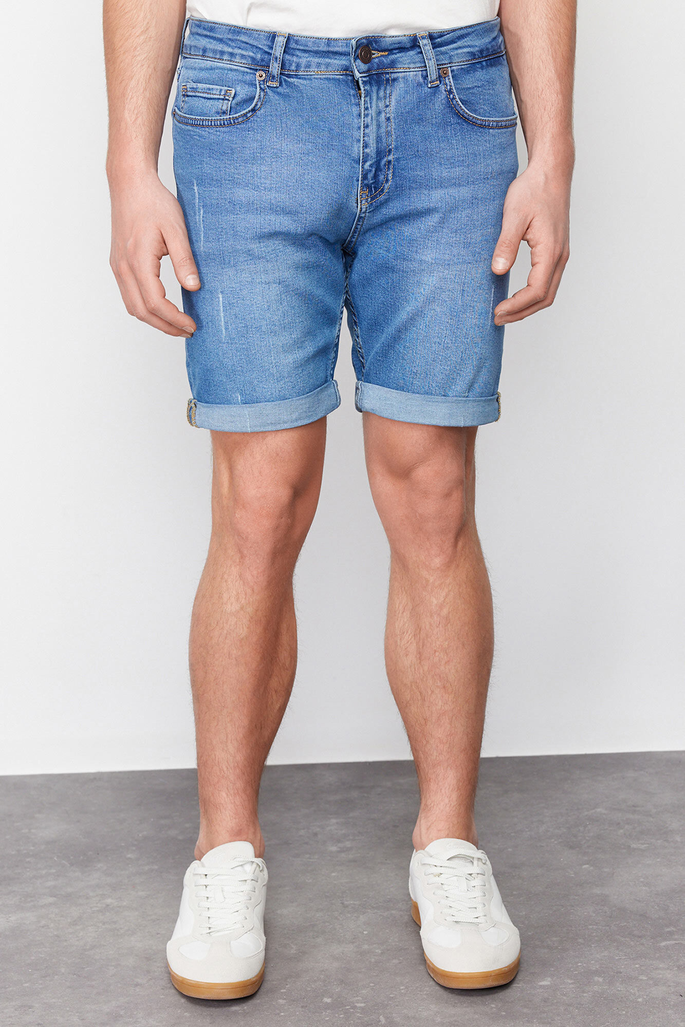 Trendyol Bermudas vaqueras ajustadas