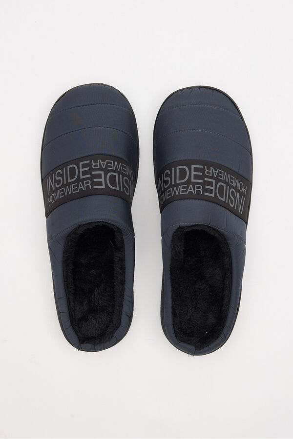 Inside Zapatillas de casa acolchadas preto