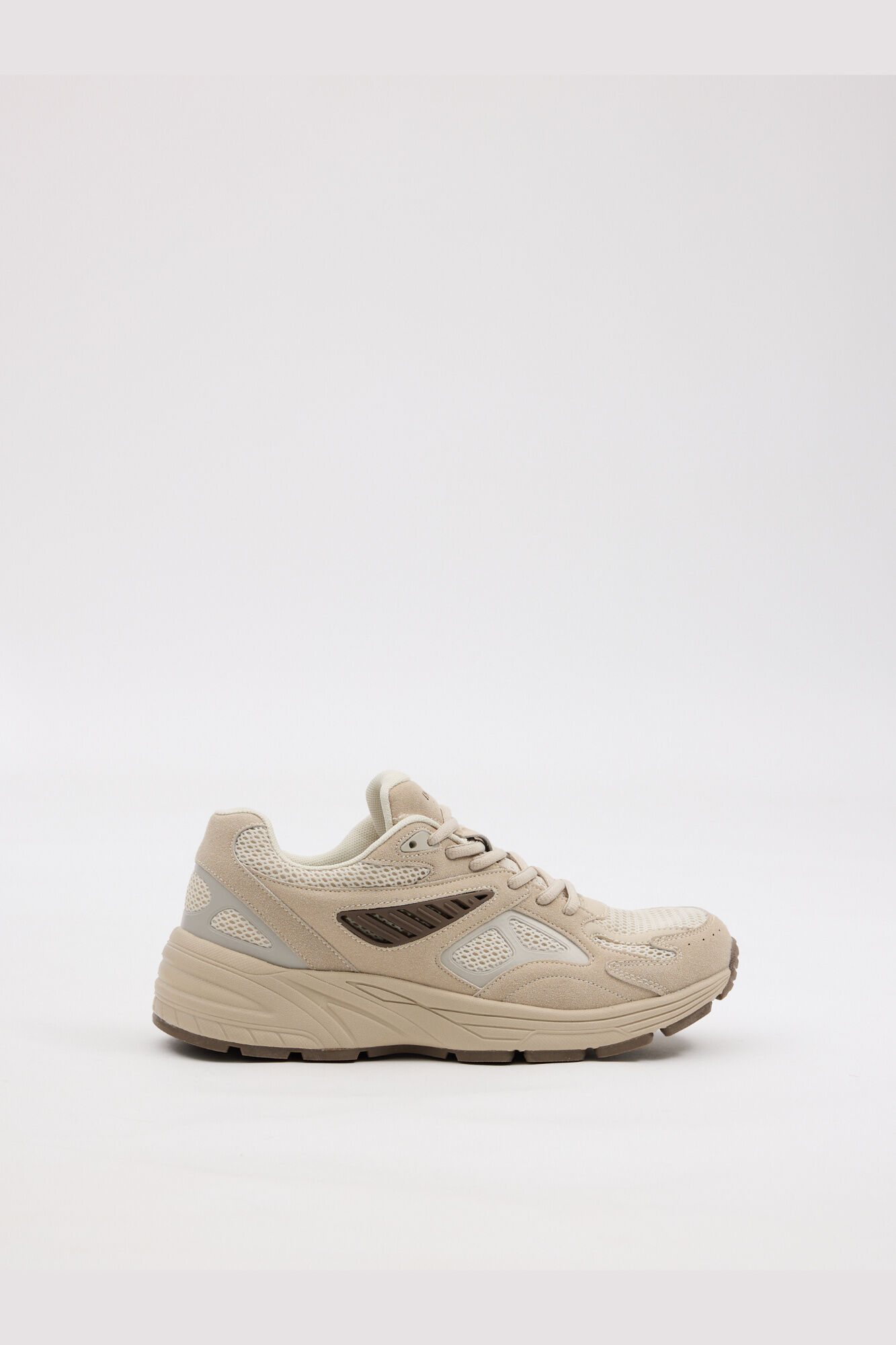 Inside Sneaker com pain&eacute;is