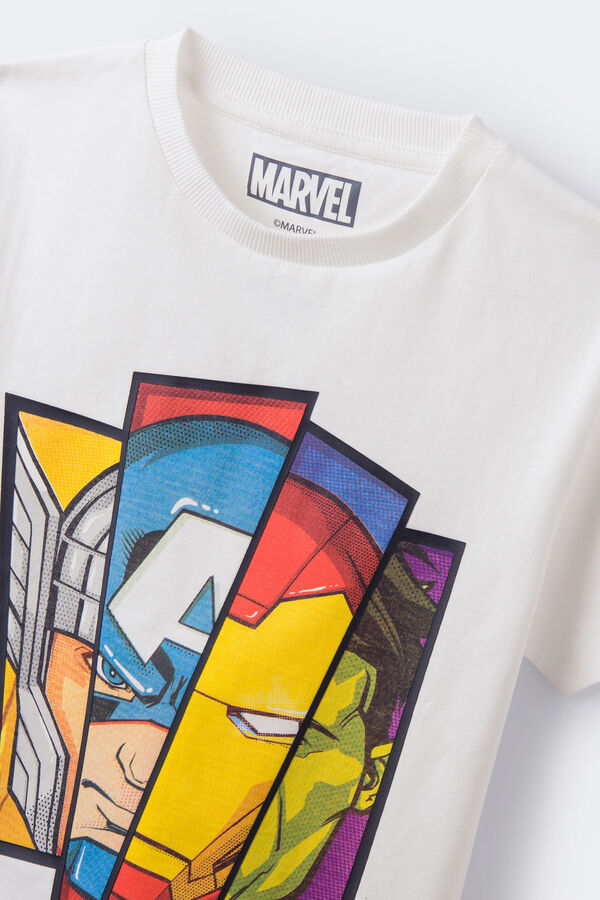 Springfield Camiseta Avengers niño marfil