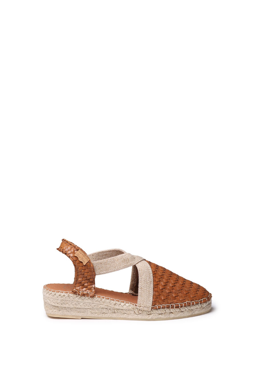 Alpargata cerrada en piel con cuña