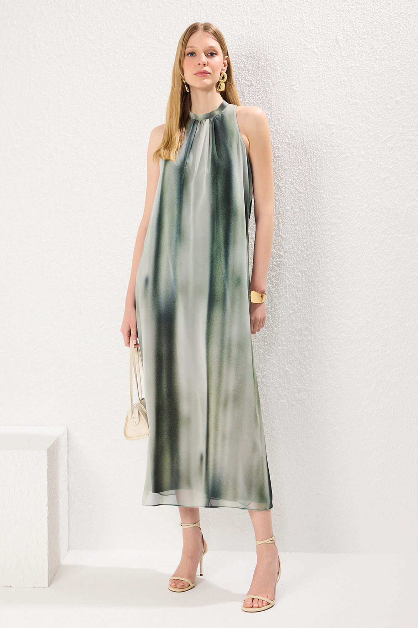 Trendyol Vestido maxi flu&iacute;do