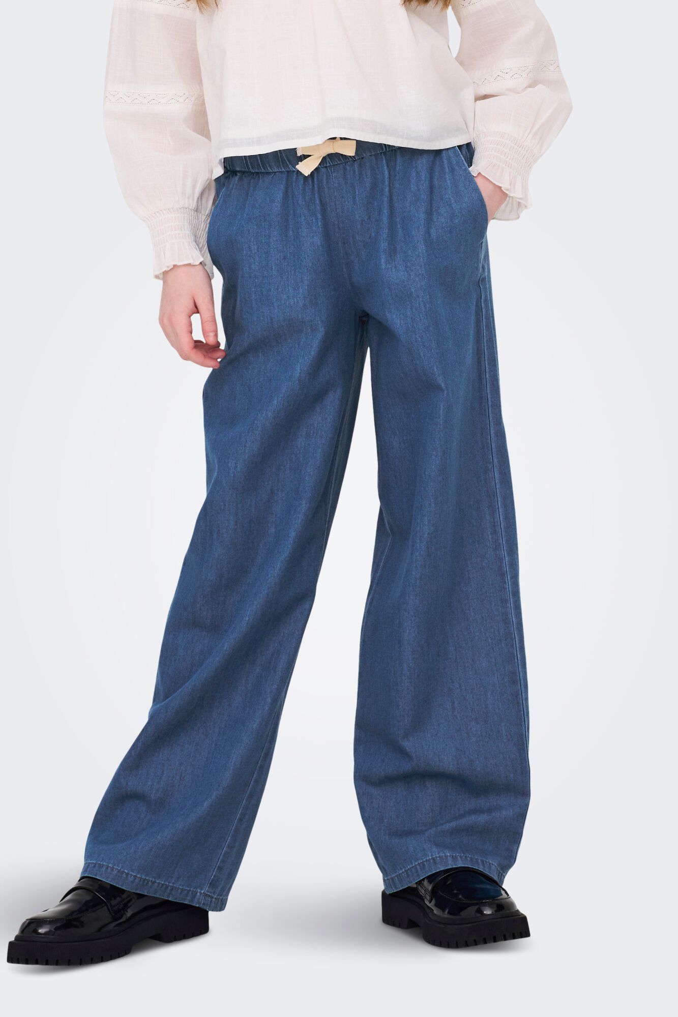 Only Girls Pantal&oacute;n vaquero ancho con cintura fruncida y cord&oacute;n