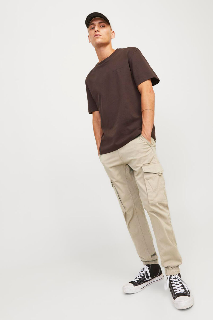 Pantalón cargo slim fit
