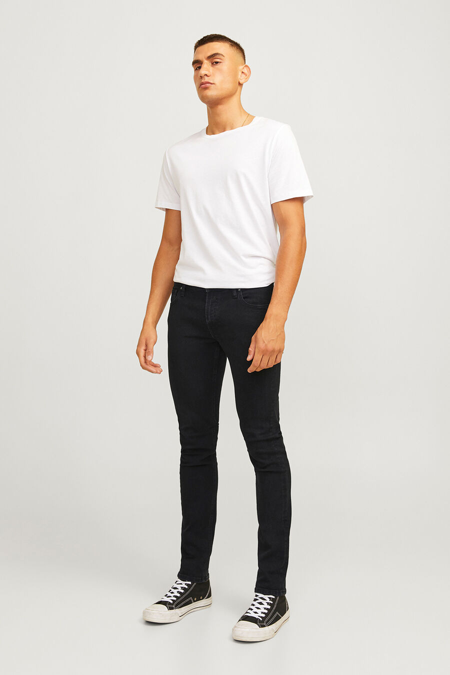 Jeans slim fit clásico