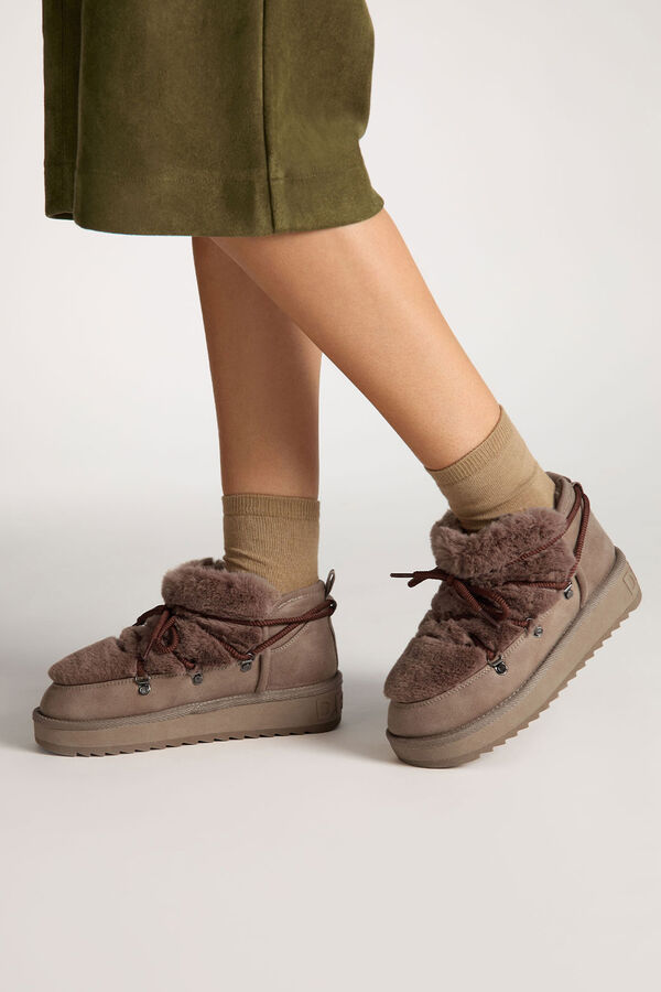 D. Franklin Low Nordic ankle boots with fur lining nude