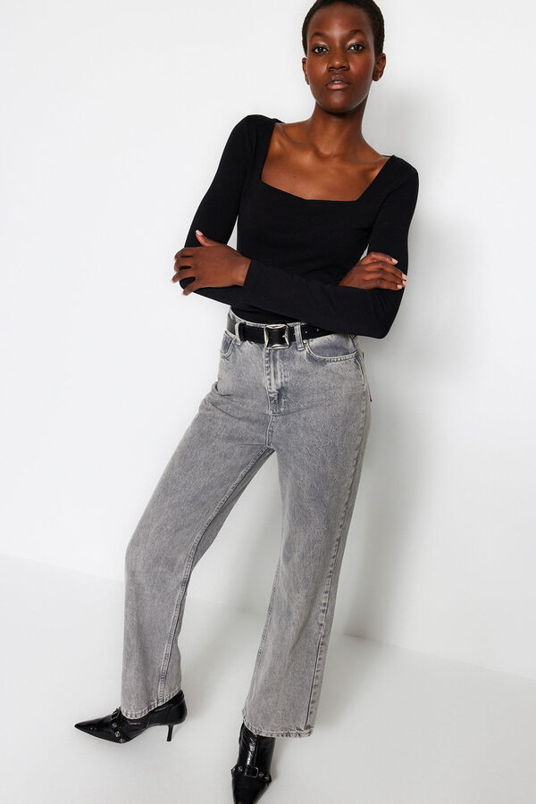 Trendyol Tight blouse Crna