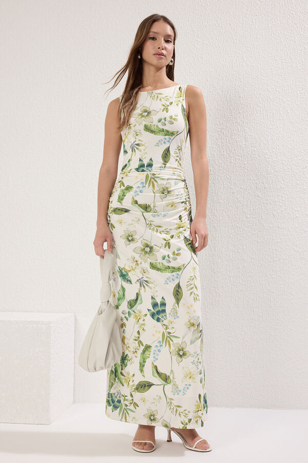 Trendyol Vestido largo ajustado marfil