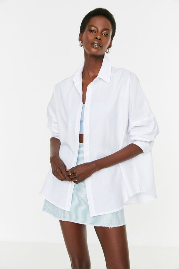 Trendyol Camisa oversize b&aacute;sica bege