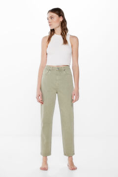 Cómo Combinar un Pantalón Verde? – [20 Looks]  Pantalones verdes,  Pantalones verdes militares, Pantalones verdes mujer