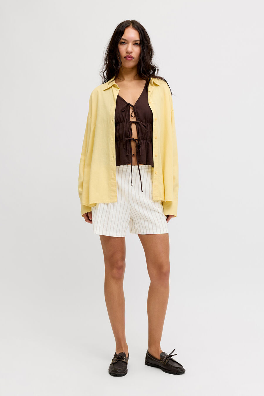 Shorts oversize lino rayas