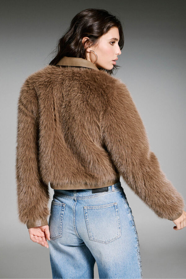 Only Short faux fur jacket Braon