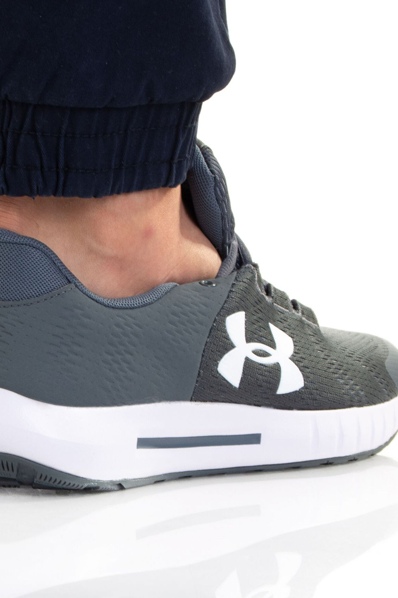 Under armour micro cheap g pursuit trainers