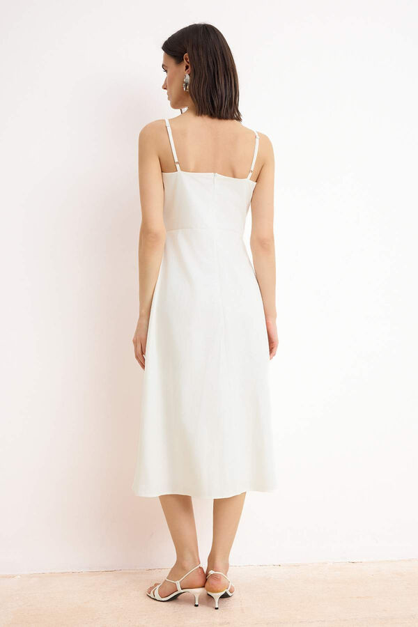 Trendyol Vestido midi tirantes bordado marfil