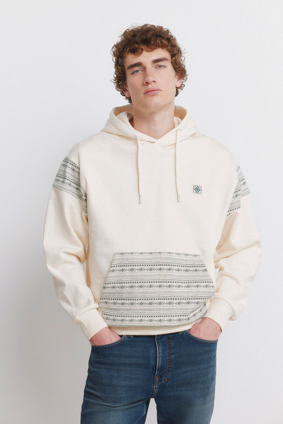 Sudadera capucha bolsillo étnico