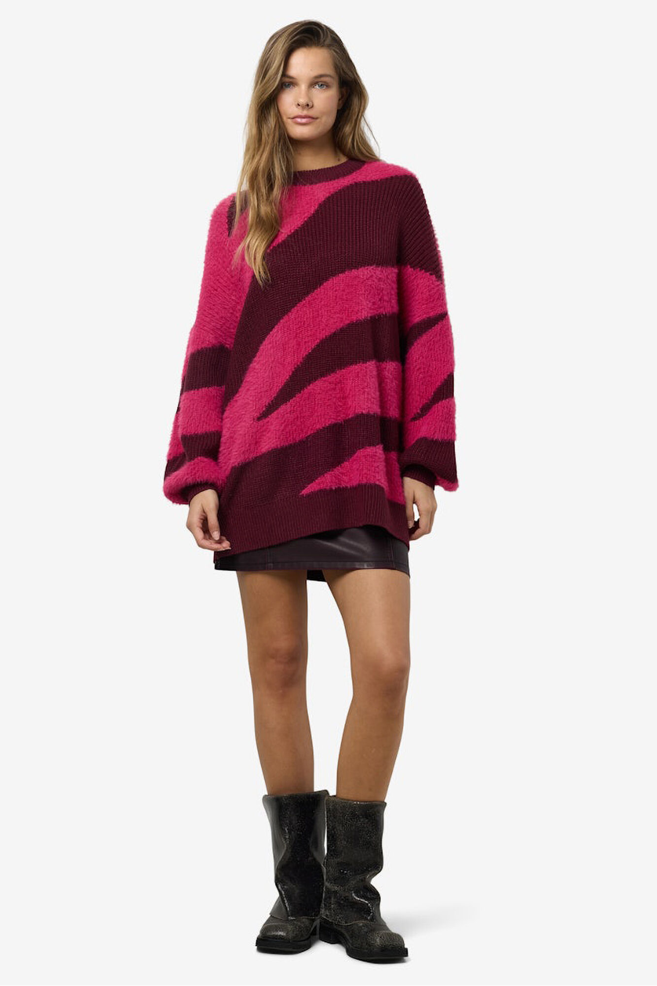 Noisy May Su&eacute;ter longo texturizado bicolor