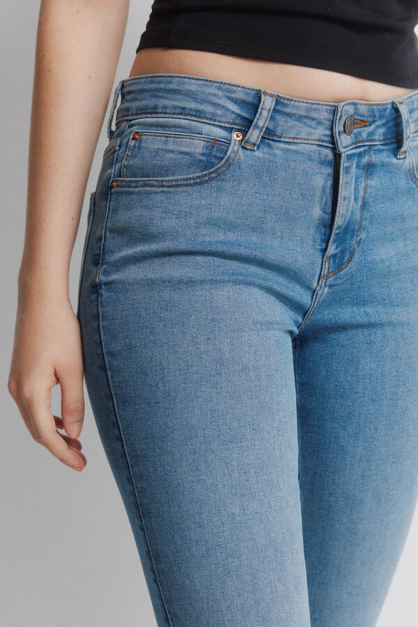 Springfield Mid-rise Low Flare jeans blue