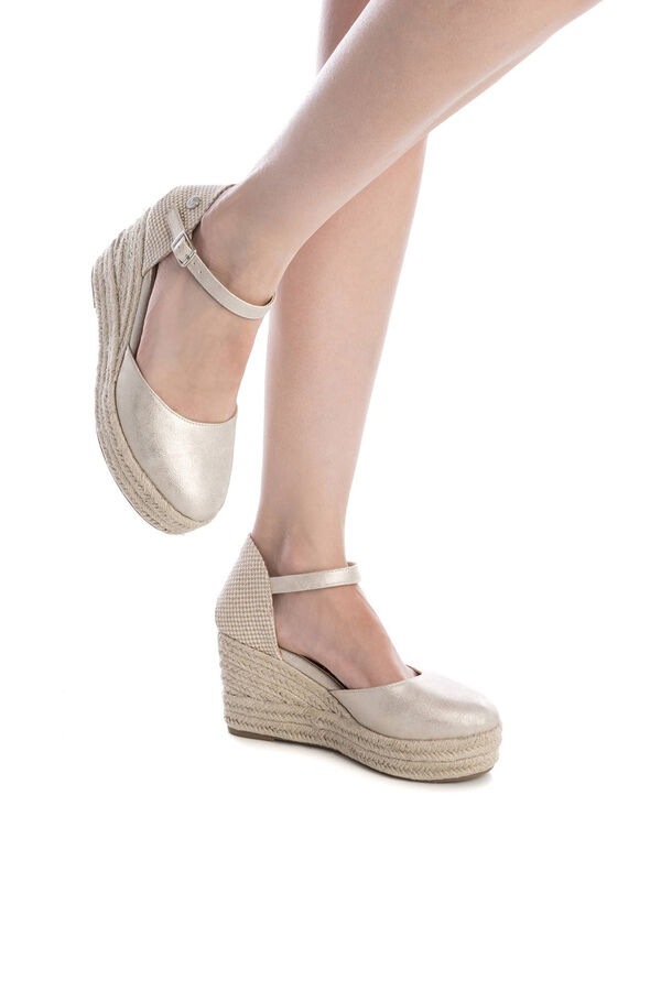 Refresh Alpargatas metalizadas cu&ntilde;a amarillo