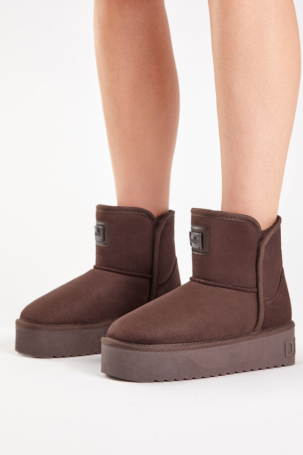 D. Franklin Low Nordic ankle boots nude