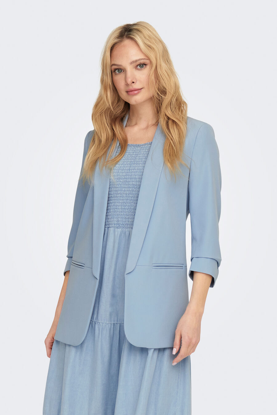 Blazer manga 3/4 con solapas