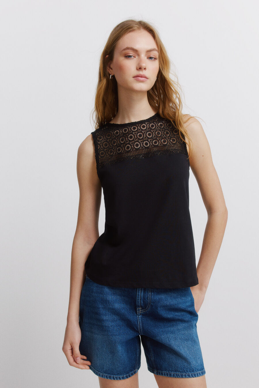 Camiseta de tirantes bordado