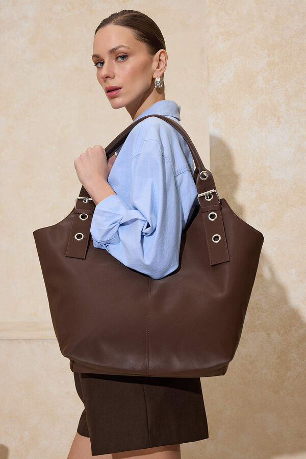 Trendyol Bolso shopper con ojales met&aacute;licos tostado