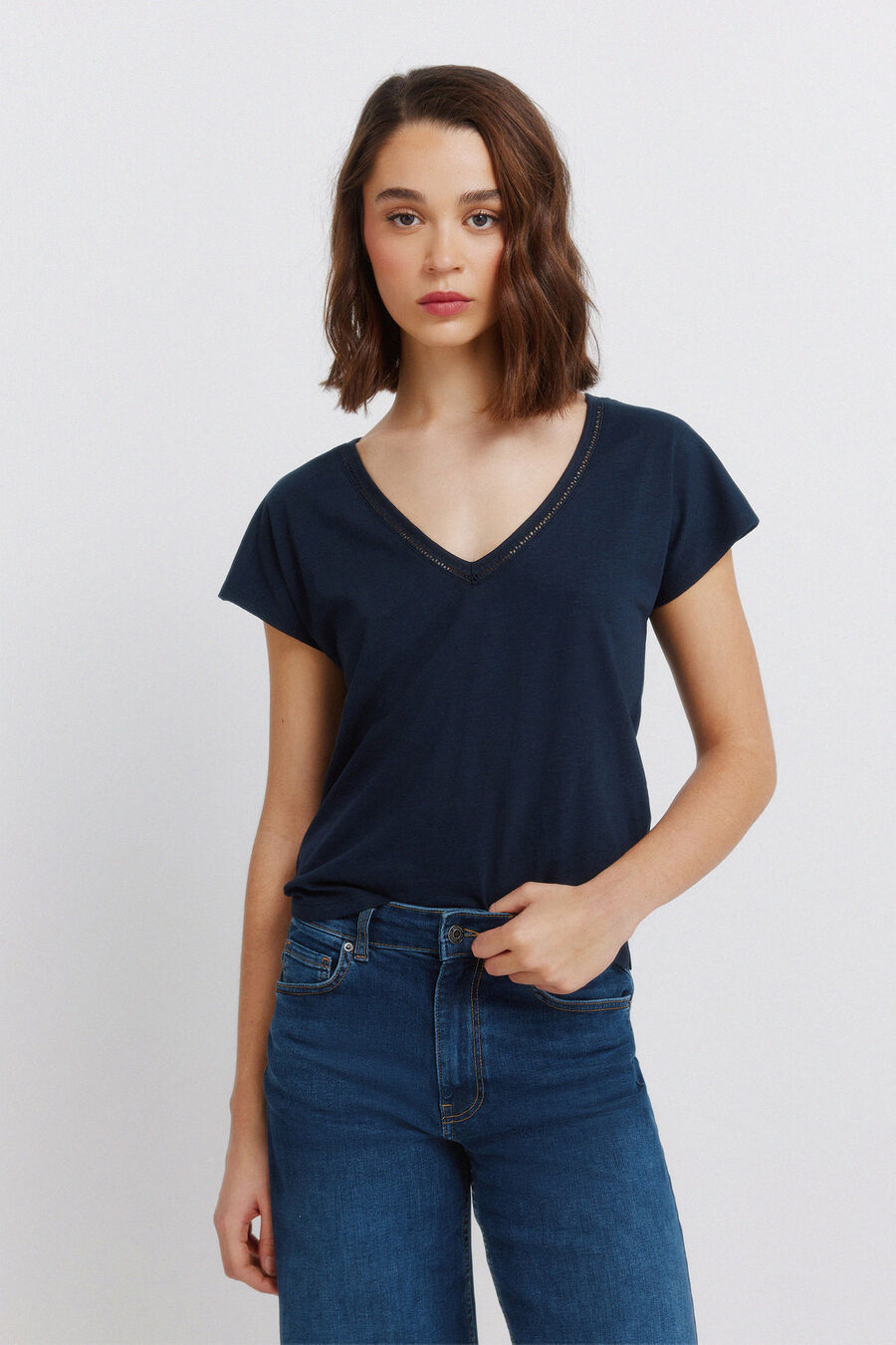 Camiseta escote uve lace