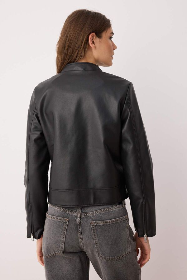 Trendyol Blus&atilde;o motard efeito pele preto