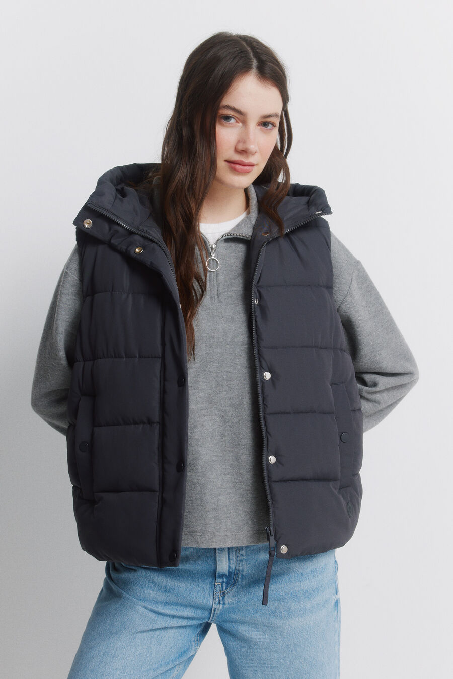 Chaleco acolchado con capucha