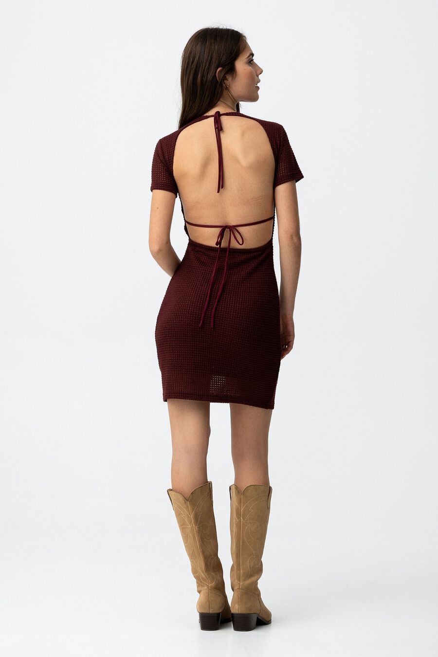 Vestido slim manga corta