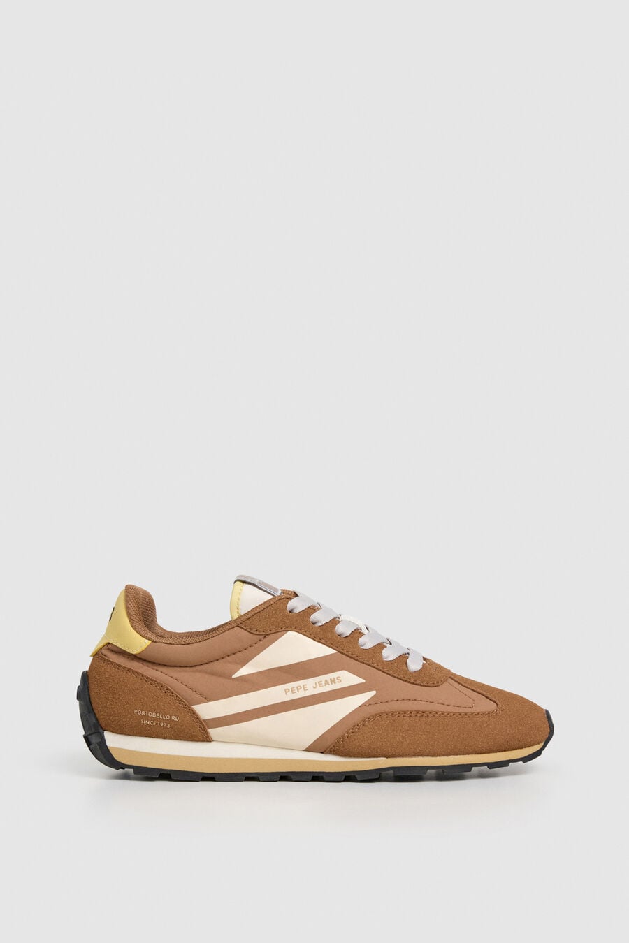 Zapatillas estilo retro ligera