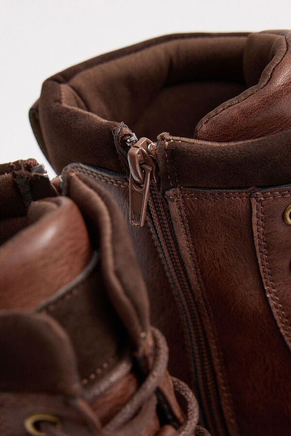 Springfield Military-style boots with buckle detail brown