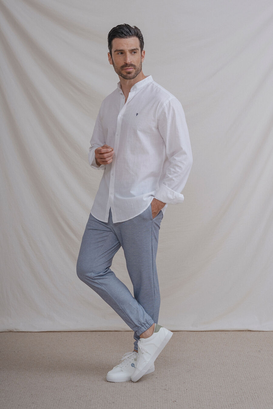 Camisa flamé cuello mao