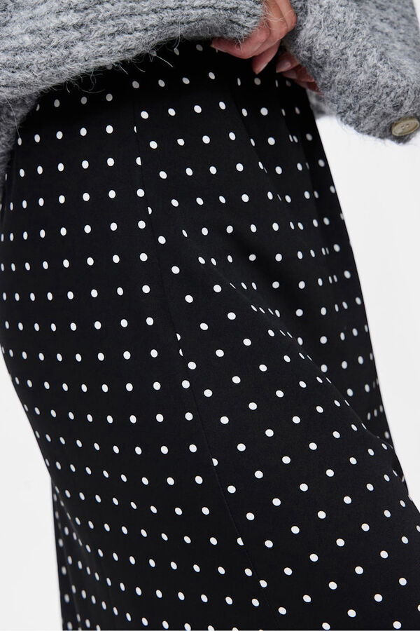 Pieces Saia de cetim com bolinhas at&eacute; o bolinhas preto