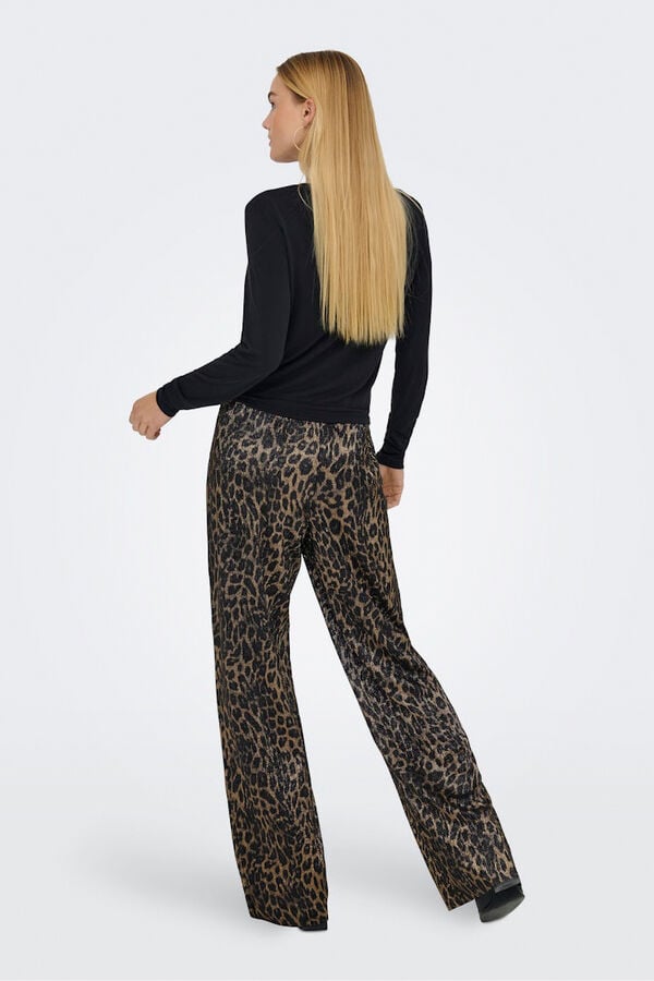 Only Lang&auml;rmelig drapiertes Top Schwarz