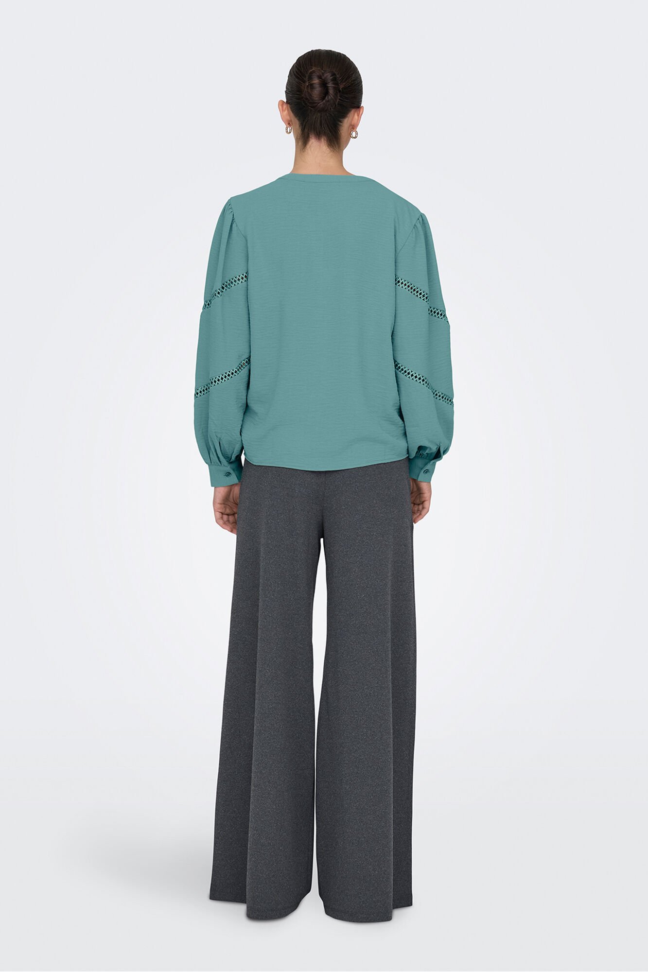 JDY Blusa manga larga bordada