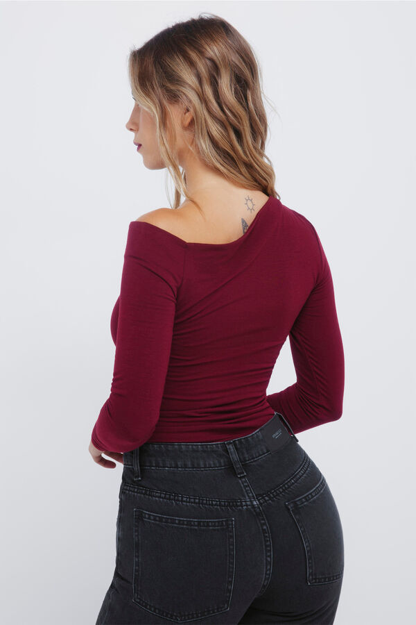 Springfield Fitted T-shirt with asymmetrical neckline red