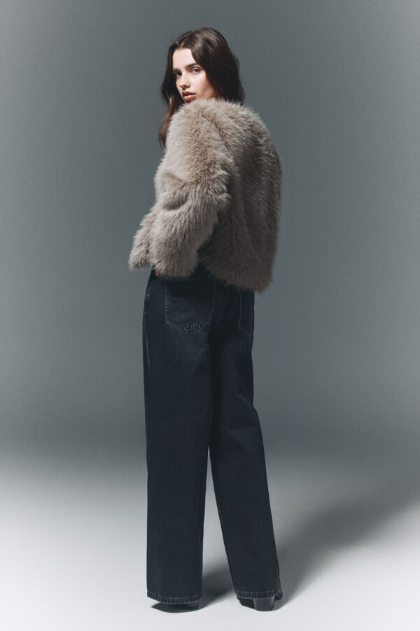 High Spirits Cal&ccedil;a de &eacute;bano preto