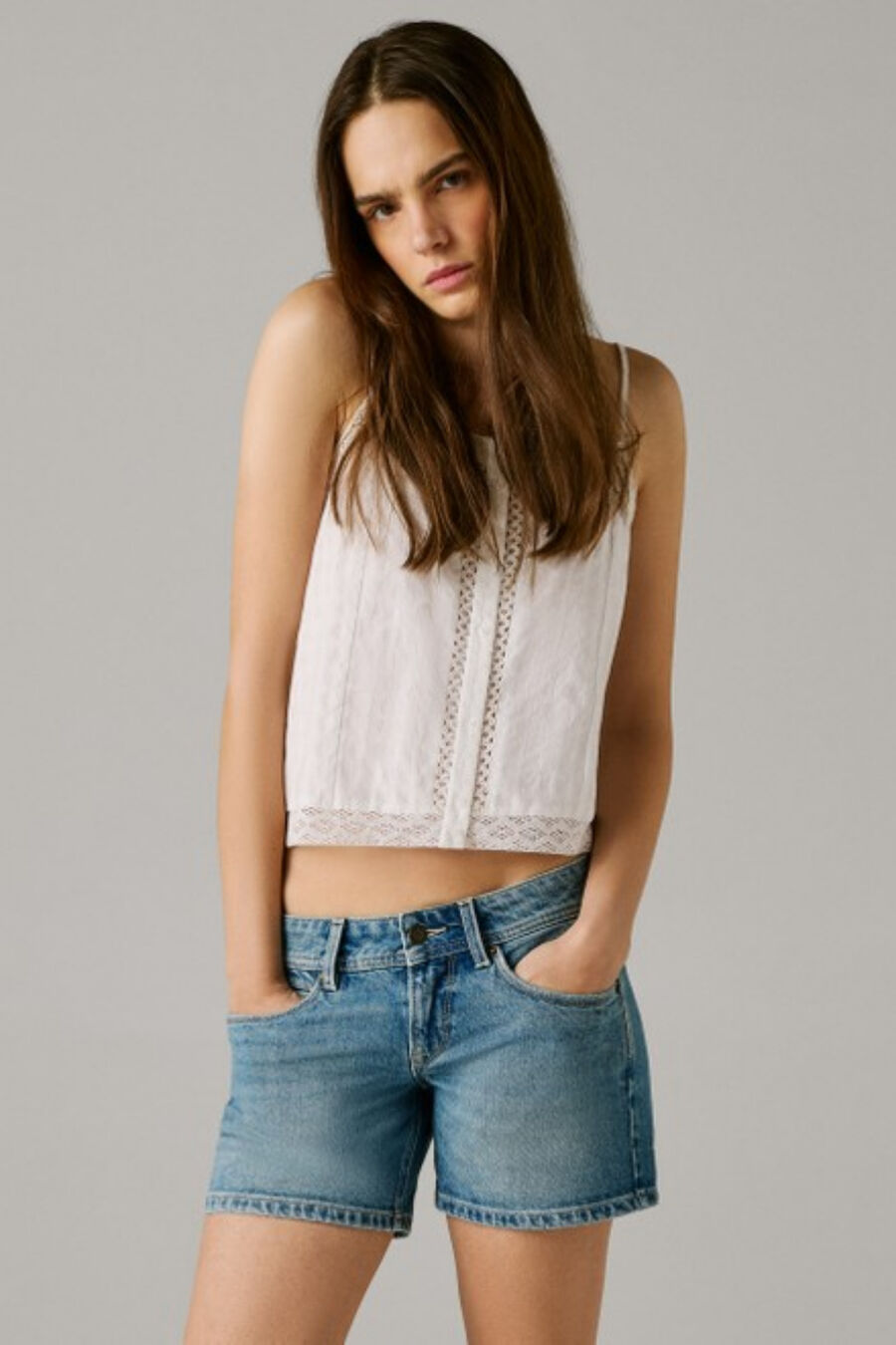 Pantalón corto regular