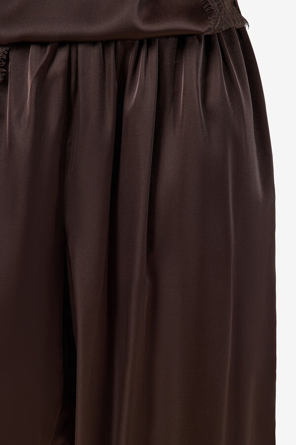 Noisy May Cal&ccedil;a larga efeito acetinado cru