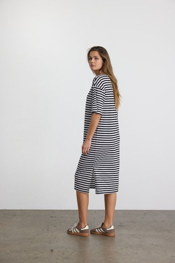 Noisy May Short sleeve T-shirt style midi dress black