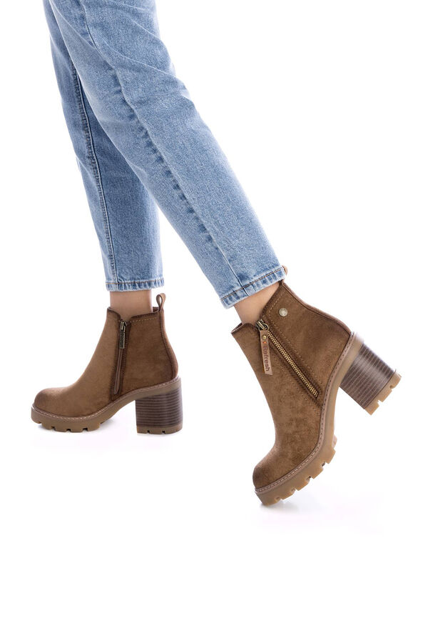 Refresh Chelsea heeled ankle boot with zip fastening vison