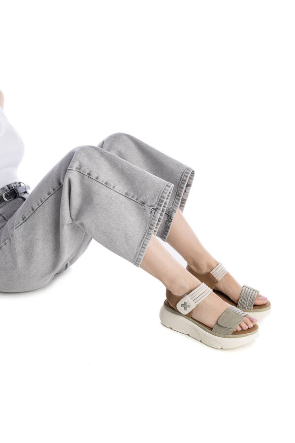 XTI Elastic strap velcro sandal beige