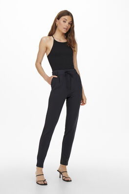 Pantalón largo recto estilo chino