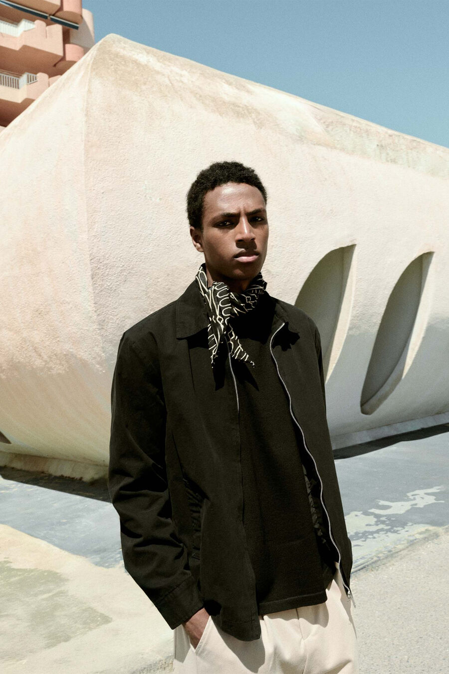 Chaqueta ligera cuello clásico