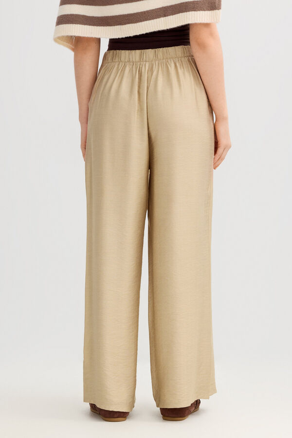 Inside Pantal&oacute;n pareo bot&oacute;n blanco