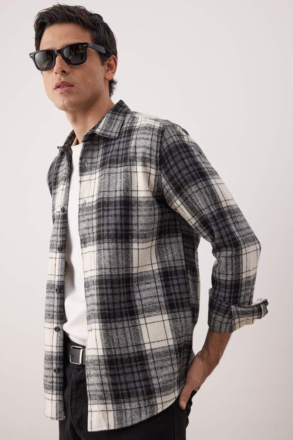 Trendyol Camisa oversize estampada preto