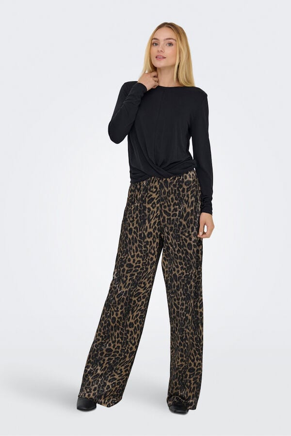 Only Lang&auml;rmelig drapiertes Top Schwarz