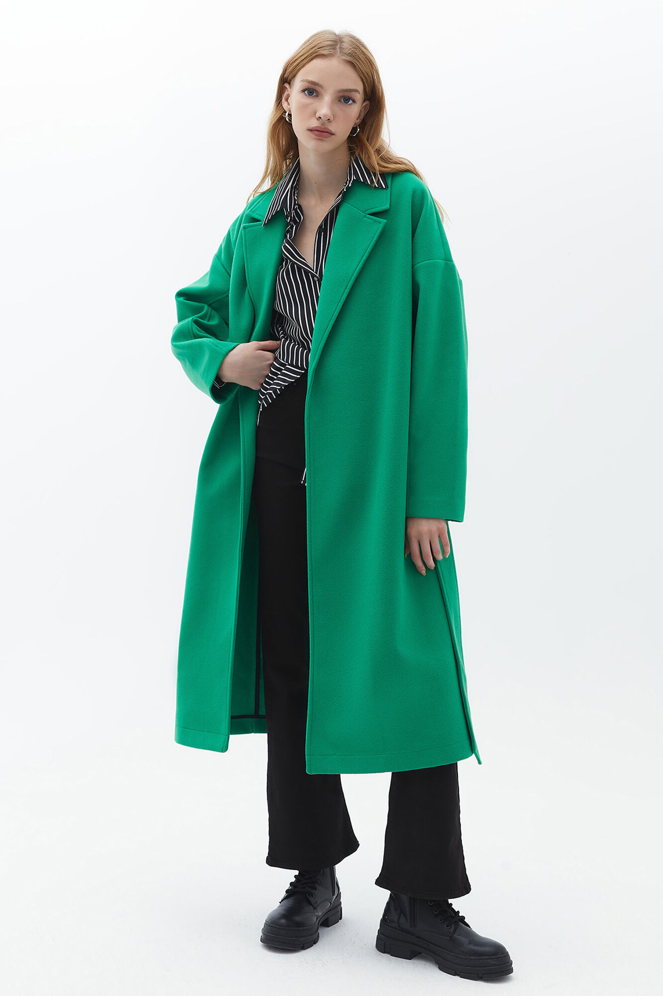 Oxxo Abrigo con cintur&oacute;n